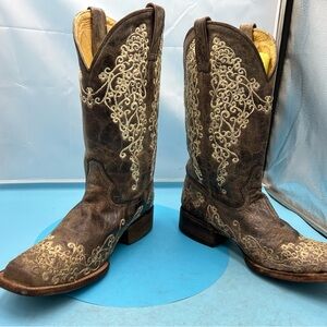 Corral women 9 embroidered flower cowgirl boots